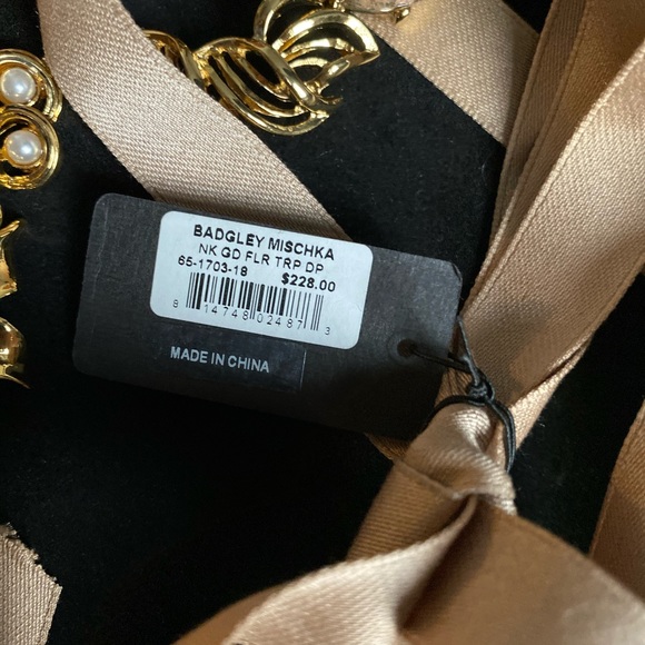 NWT - Badgley Mischka Gold Statement Necklace - Picture 8 of 8